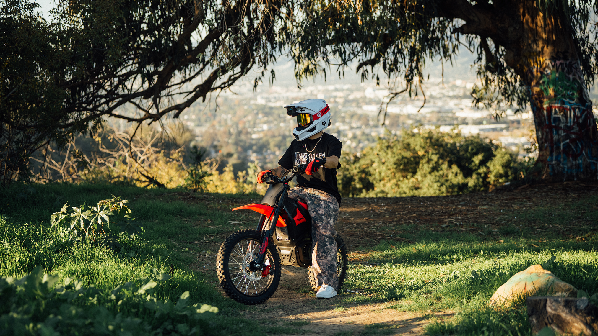 yozma-in10-pro-off-road-riding-action.jpg